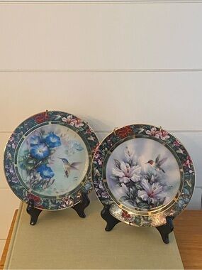 Lena Lius The Humming Bird Treasury Set Of 2 Plates Ruby Throated Violet Crowned